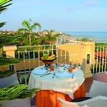 Piccolo Aparthotel 4*