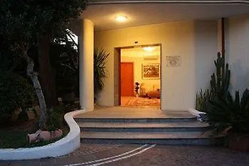 Piccolo Aparthotel 4*