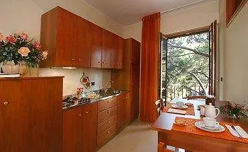 Piccolo Aparthotel 4*