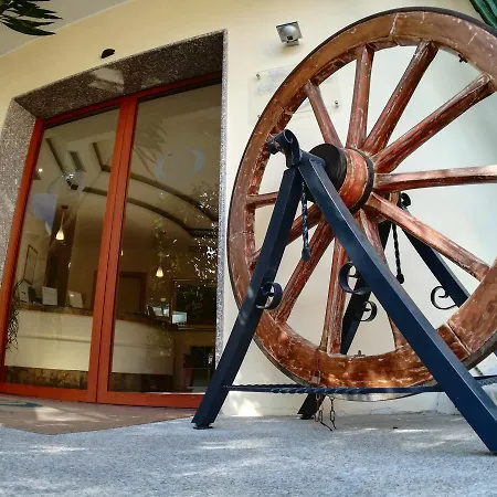 Aparthotel Piccolo 4*