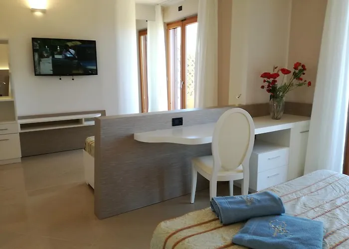 Piccolo Aparthotel 4*