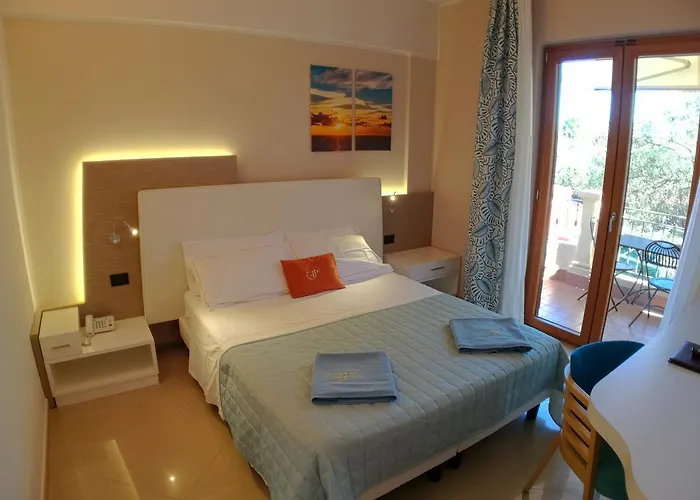 Piccolo Aparthotel 4*